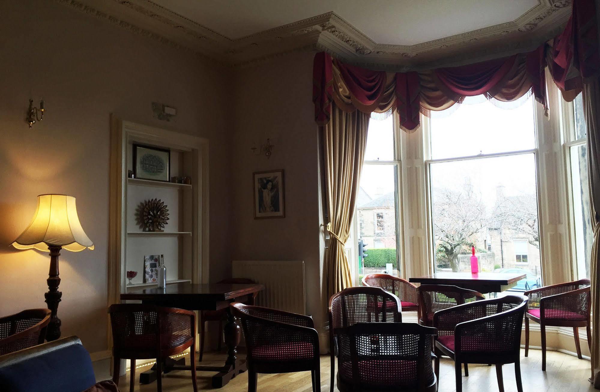 Bed & Breakfast Iholiday 3*