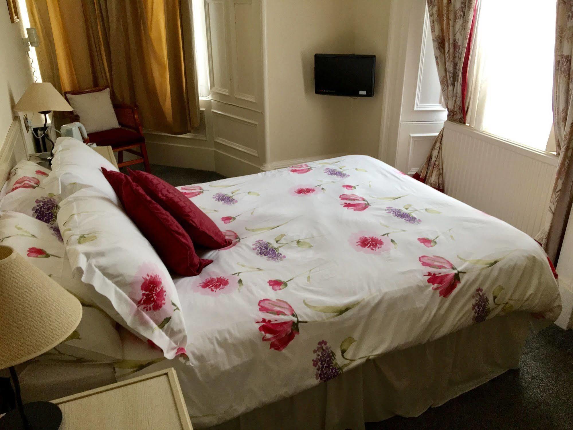 Dorstan House 3*