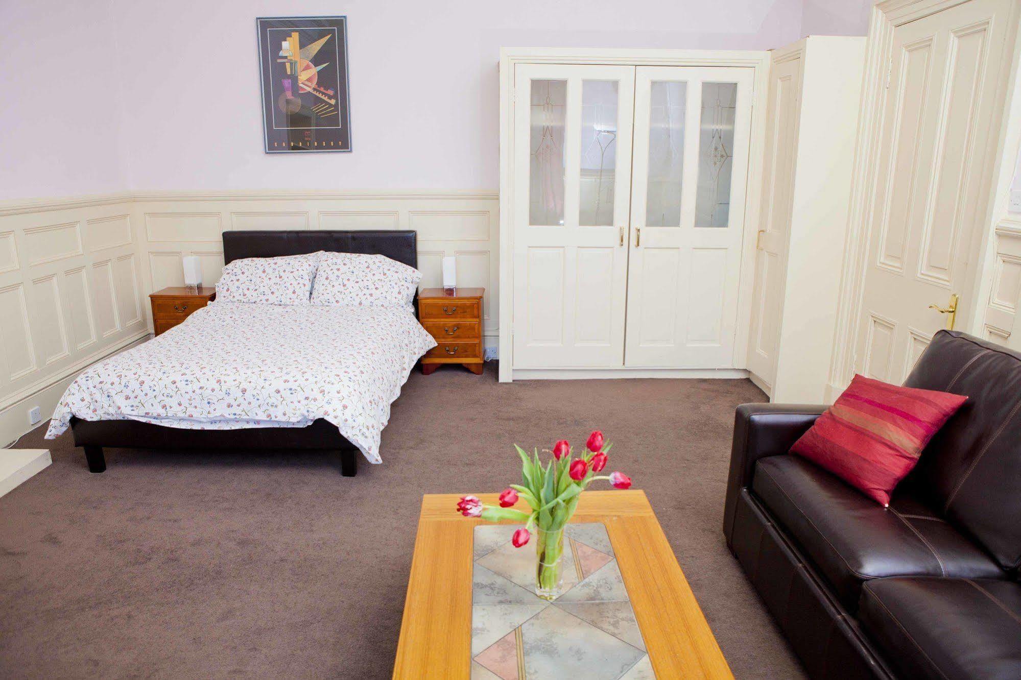 Palace Residential Lets Apartment Edinburgh