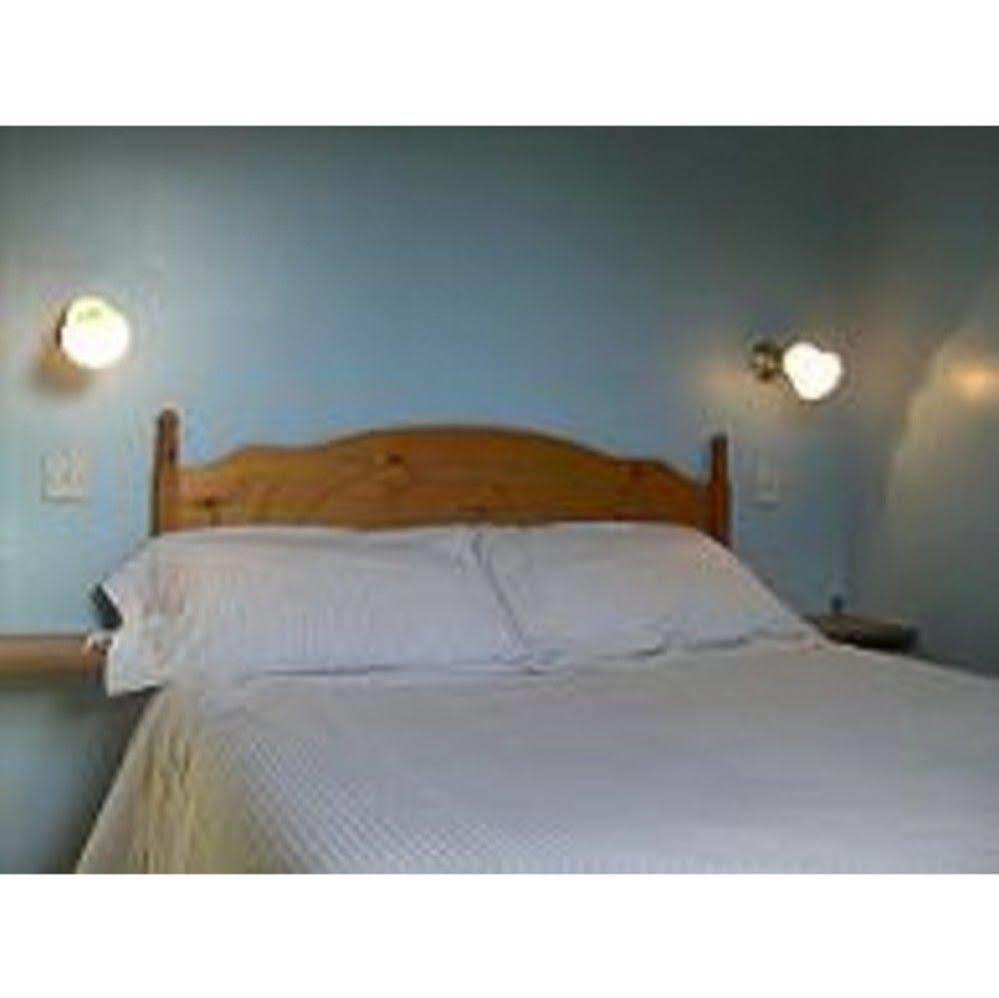 Falcon Crest Guest house