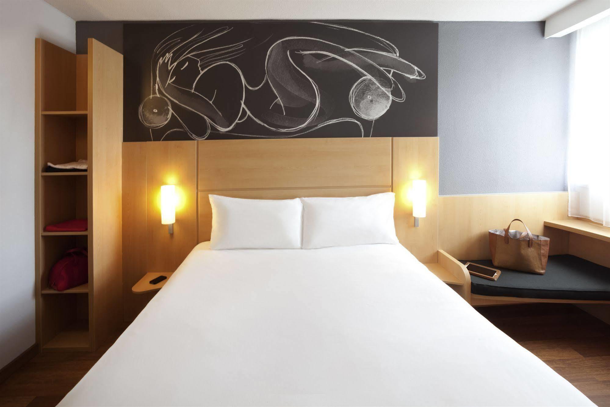 Hotel Ibis Centre South Bridge - Royal Mile 3*