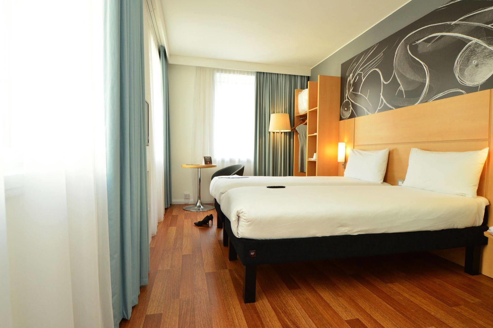 Ibis Centre South Bridge - Royal Mile Hotel 3*
