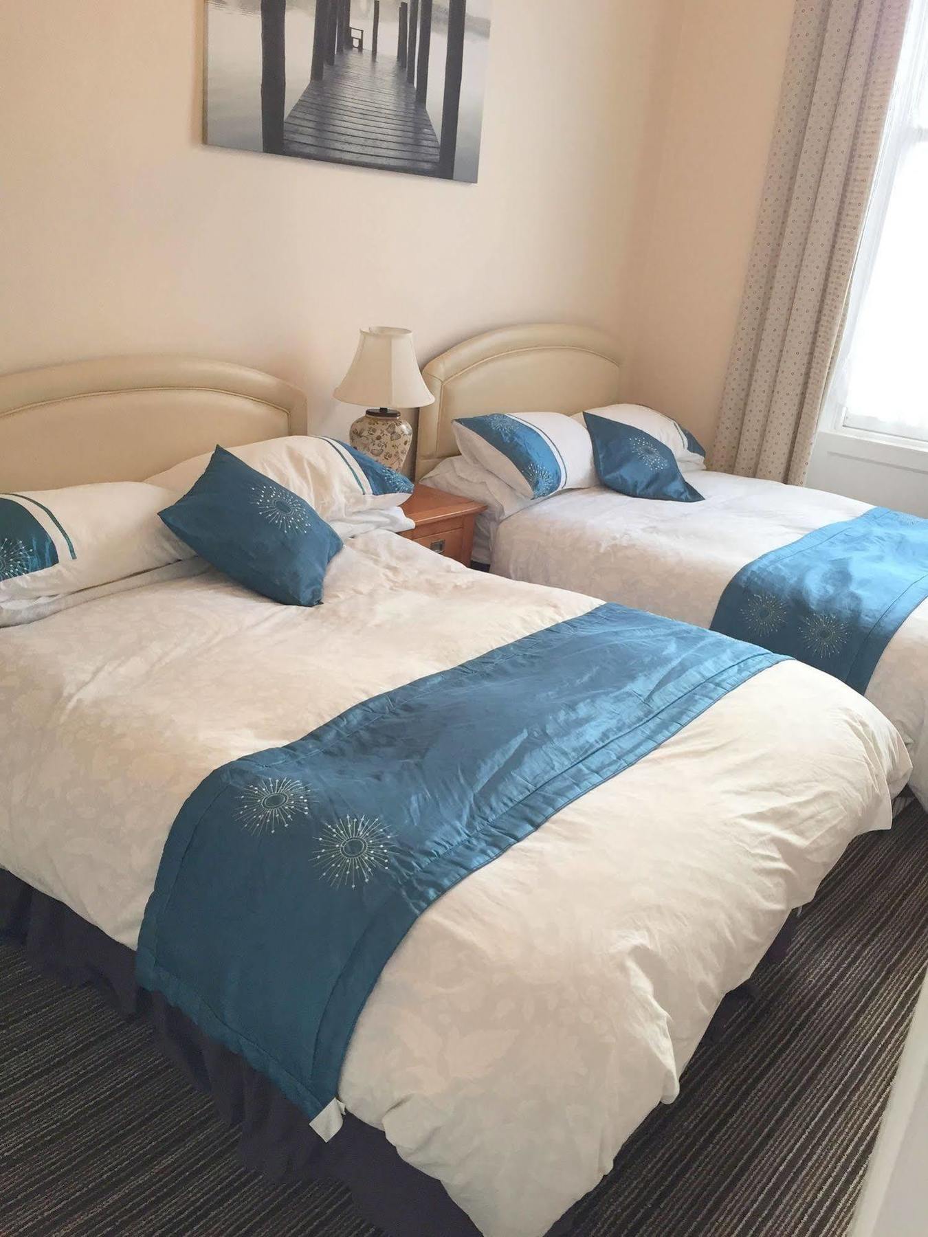Tania 3* Edinburgh