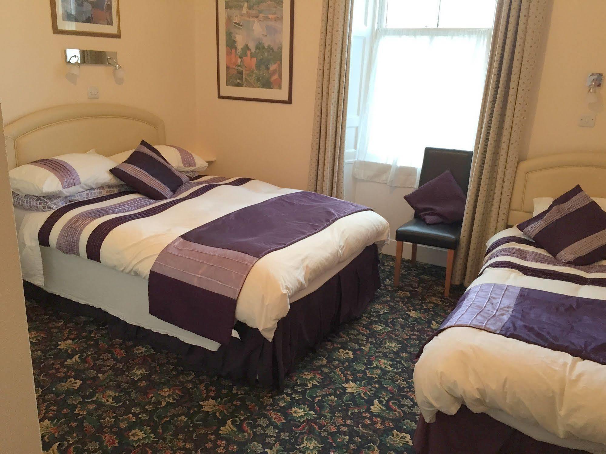 Hotel Tania 3*