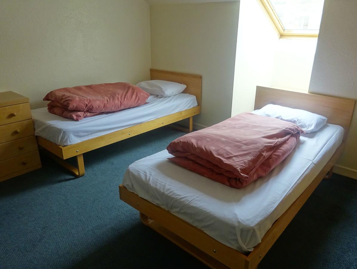 Metro Hostel *