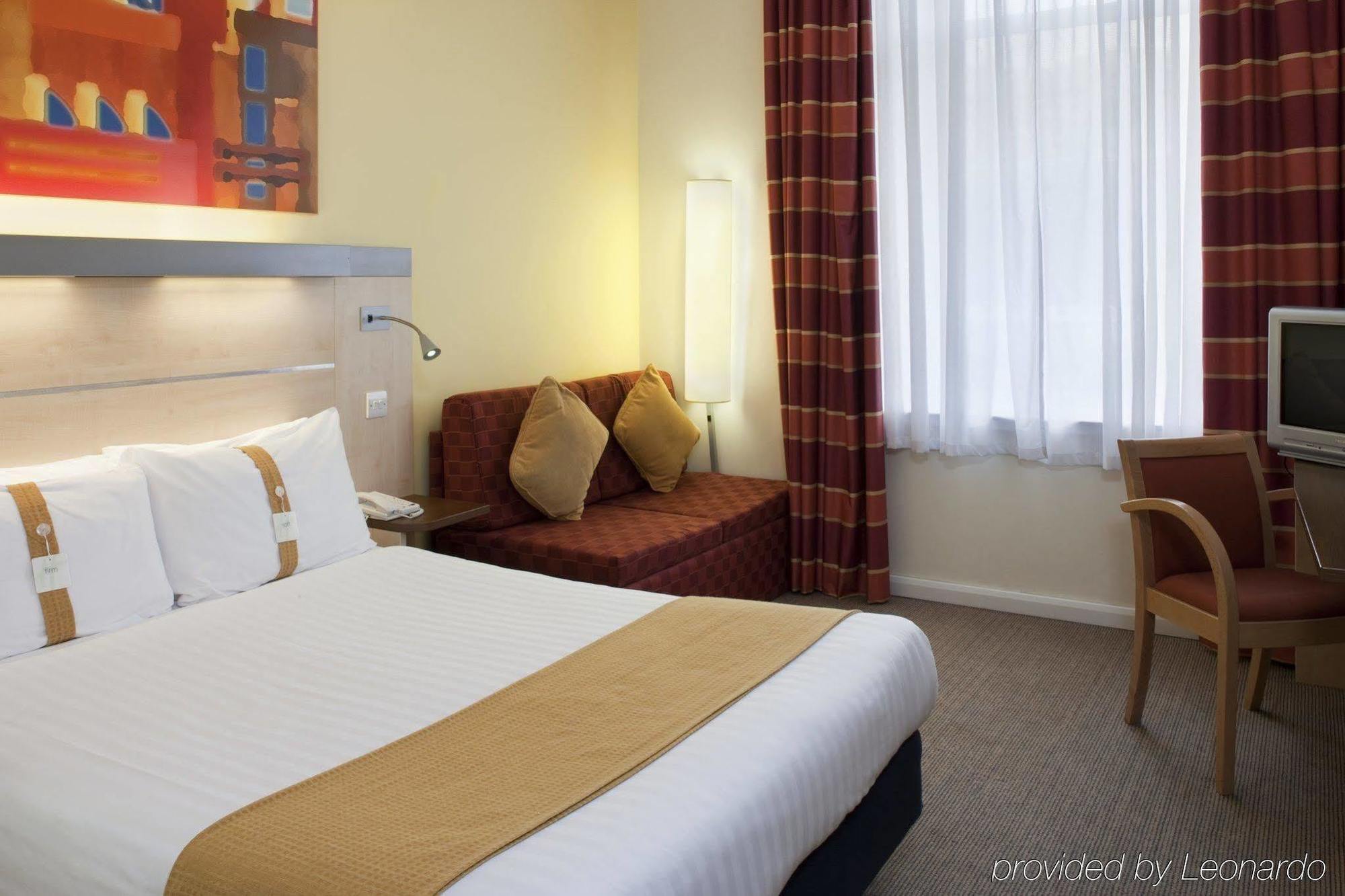 Express Centre By Ihg Hotel 3*