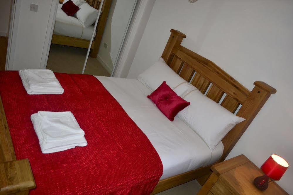 Holistic - Albion Gardens Apartment