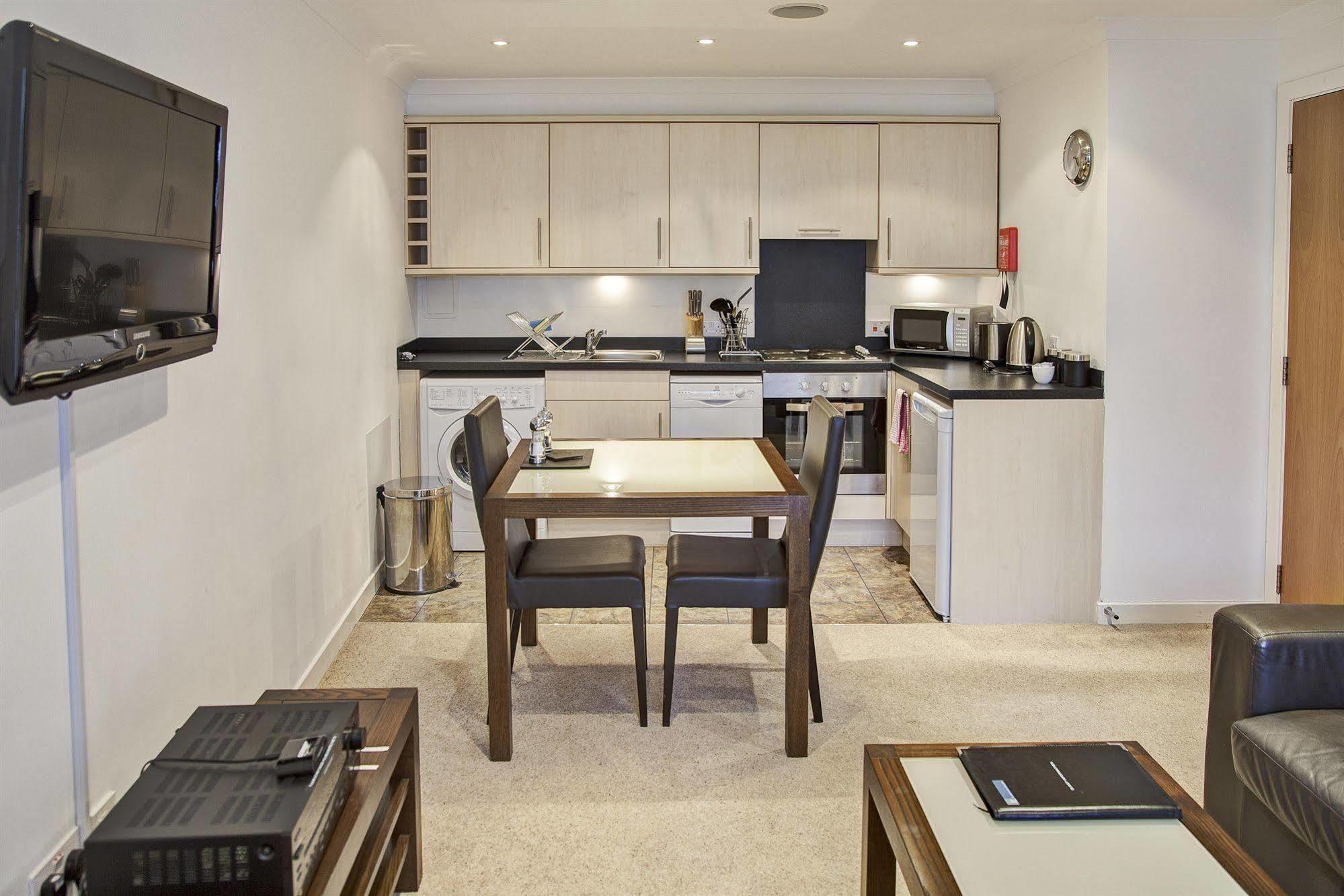 Fountain Court - Grove Executive 4*