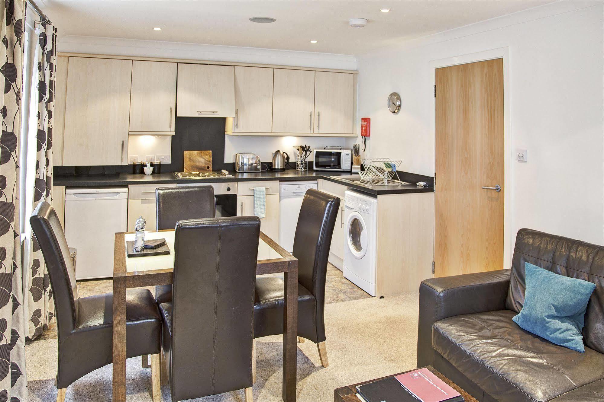Fountain Court - Grove Executive 4*