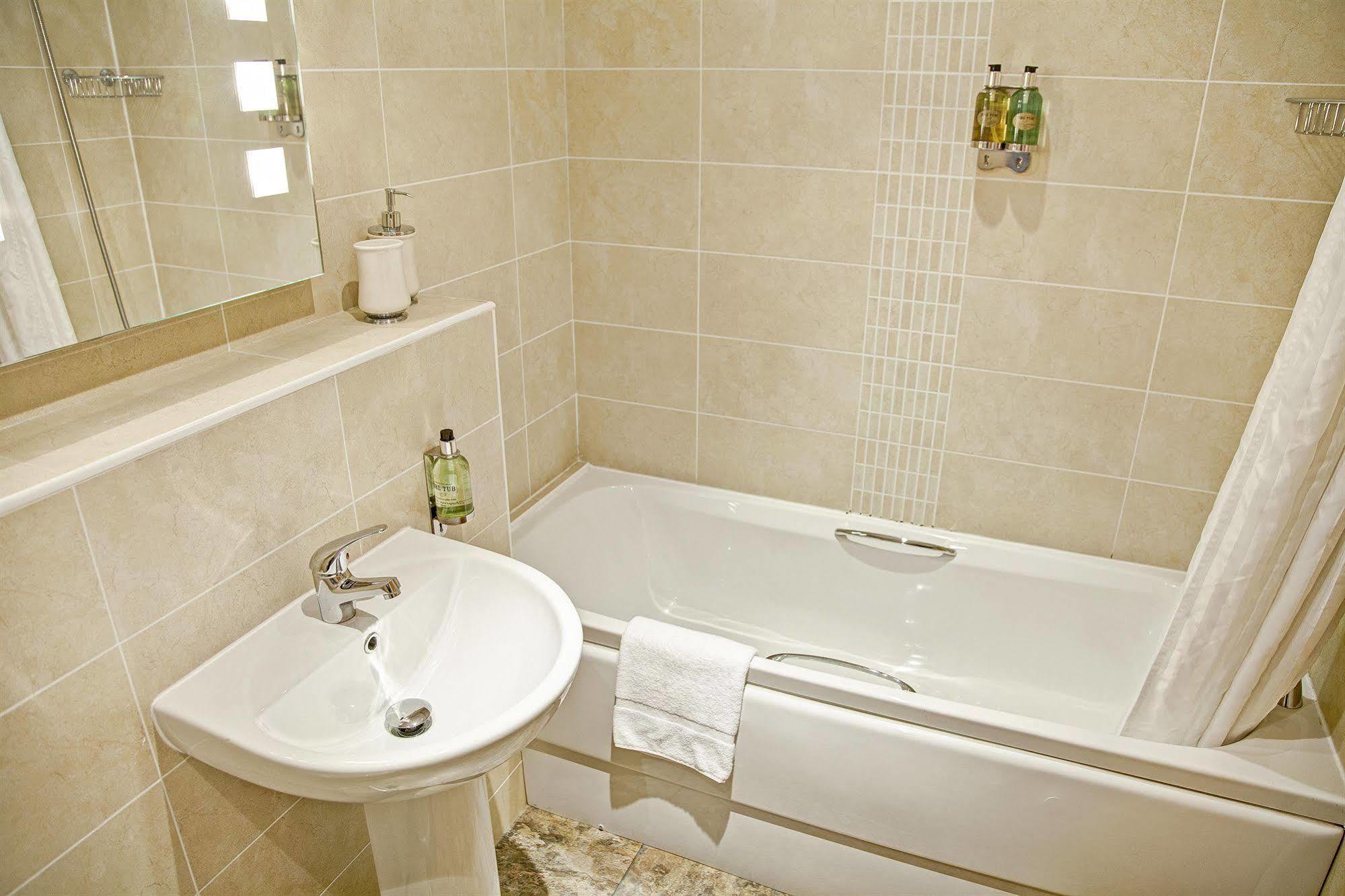 Fountain Court - Grove Executive 4*