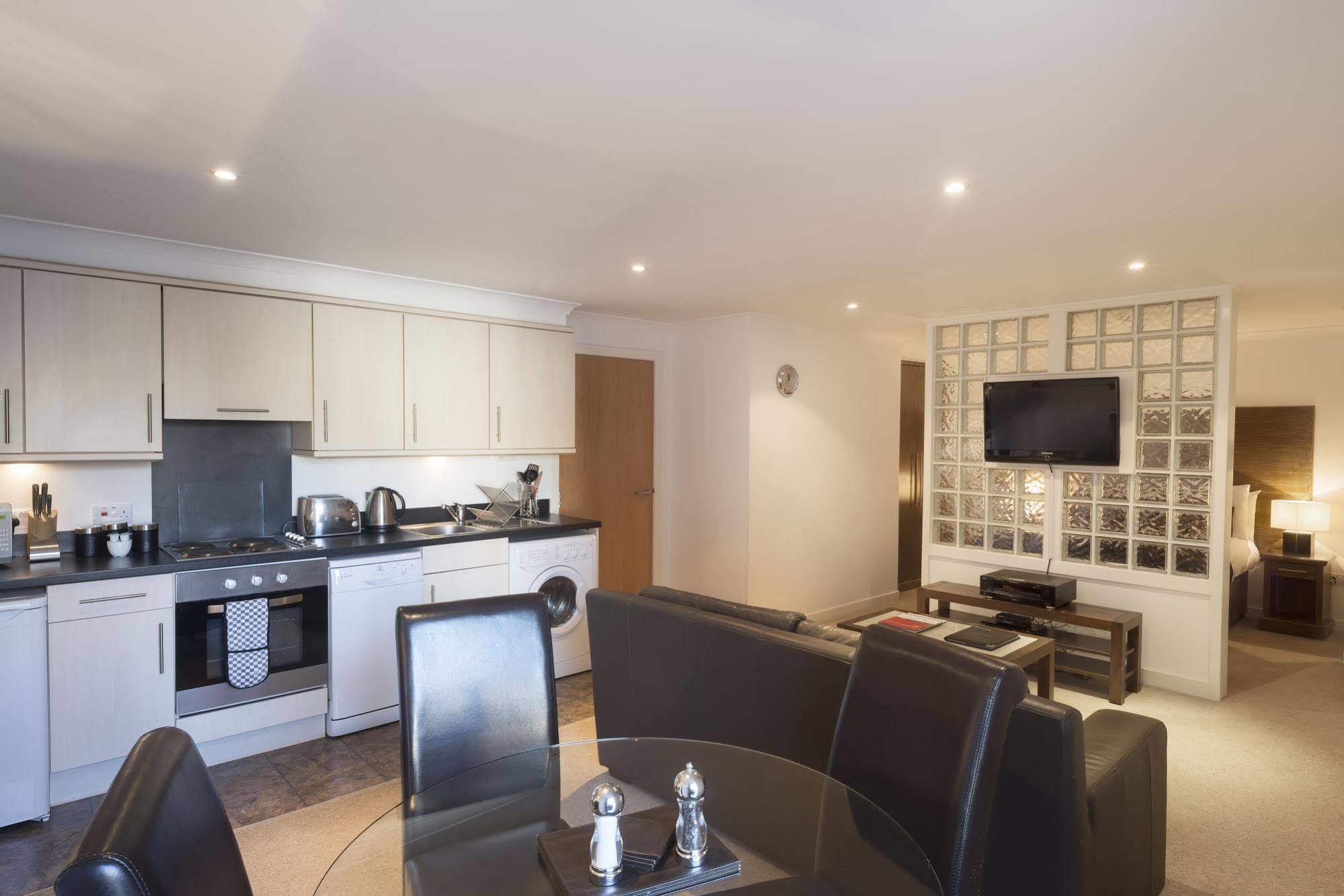 Fountain Court - Grove Executive 4*