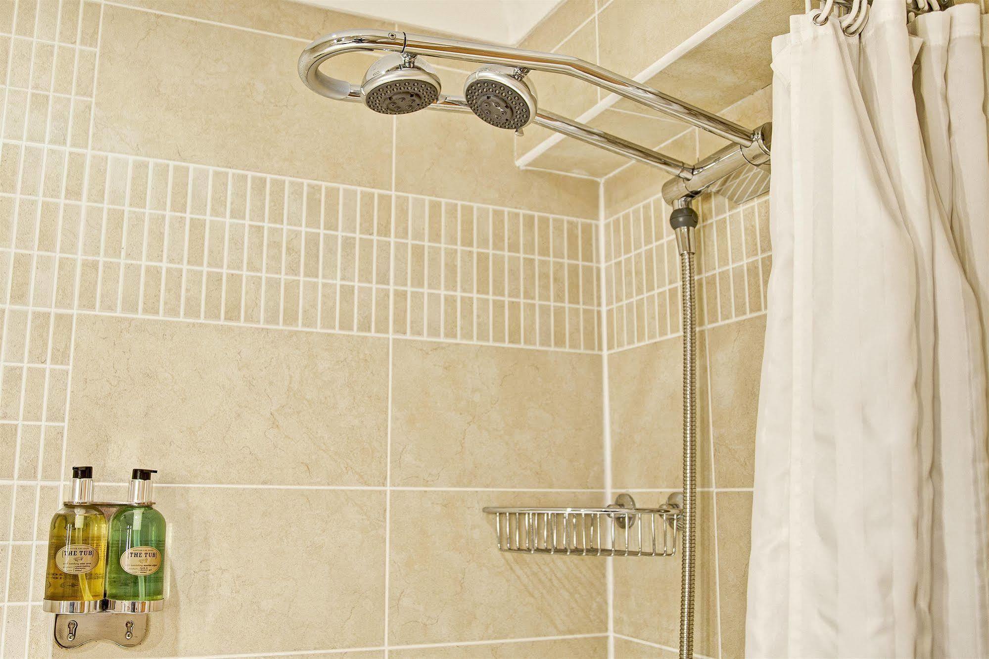 Fountain Court - Grove Executive Aparthotel