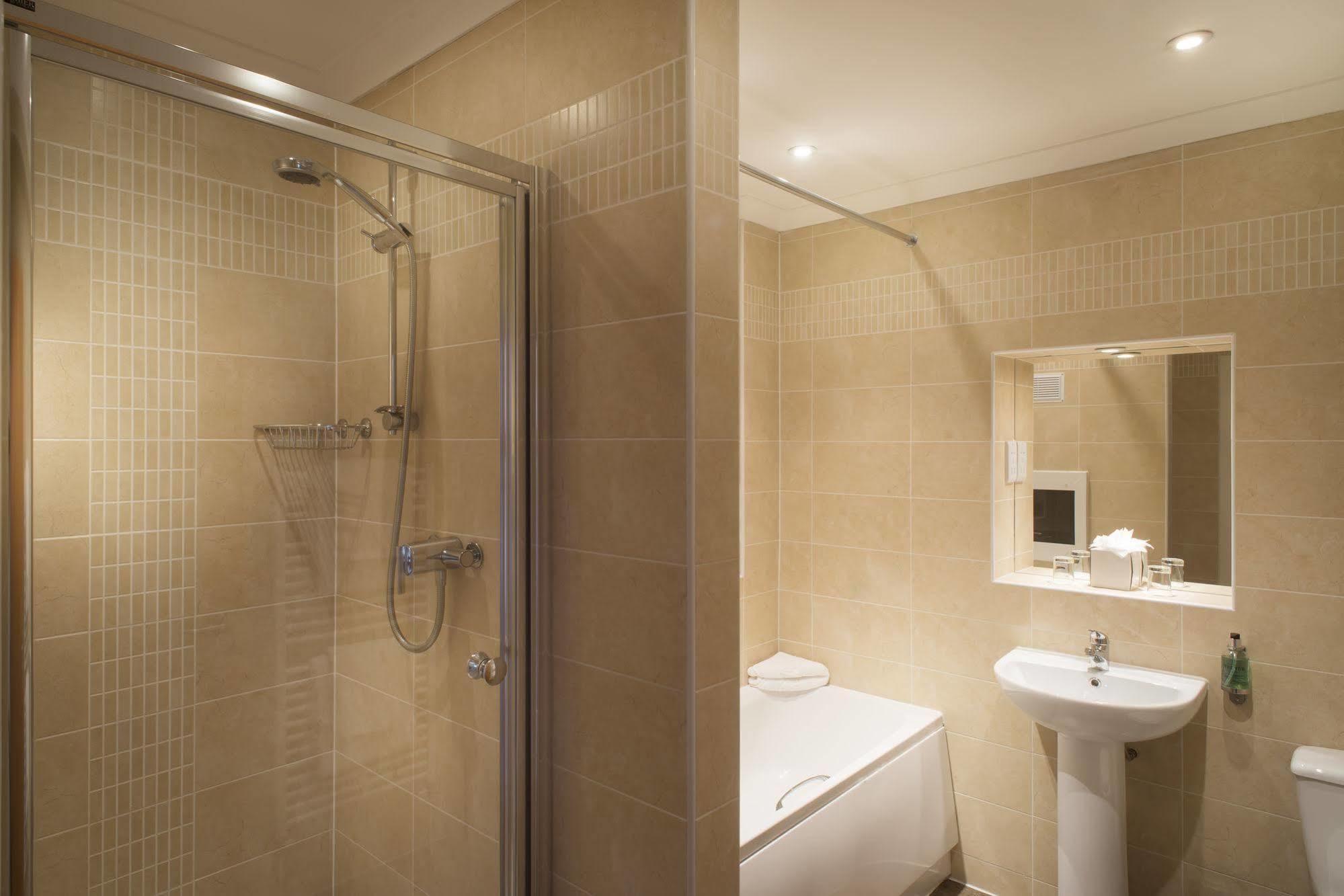 Fountain Court - Grove Executive Aparthotel