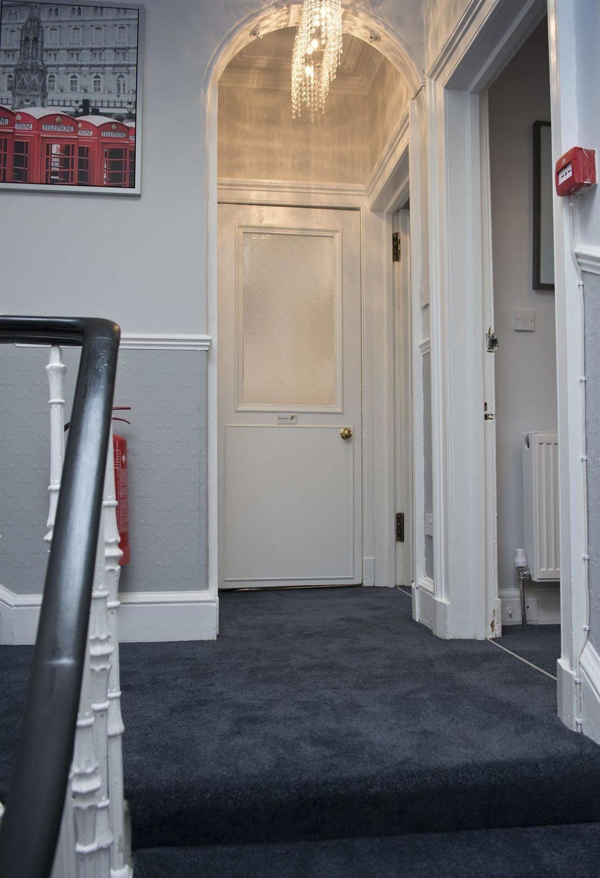 Caledonian Guest house 3*