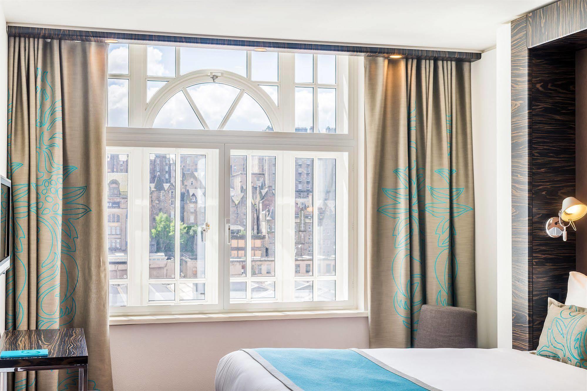 Hotel One Edinburgh-princes 3*