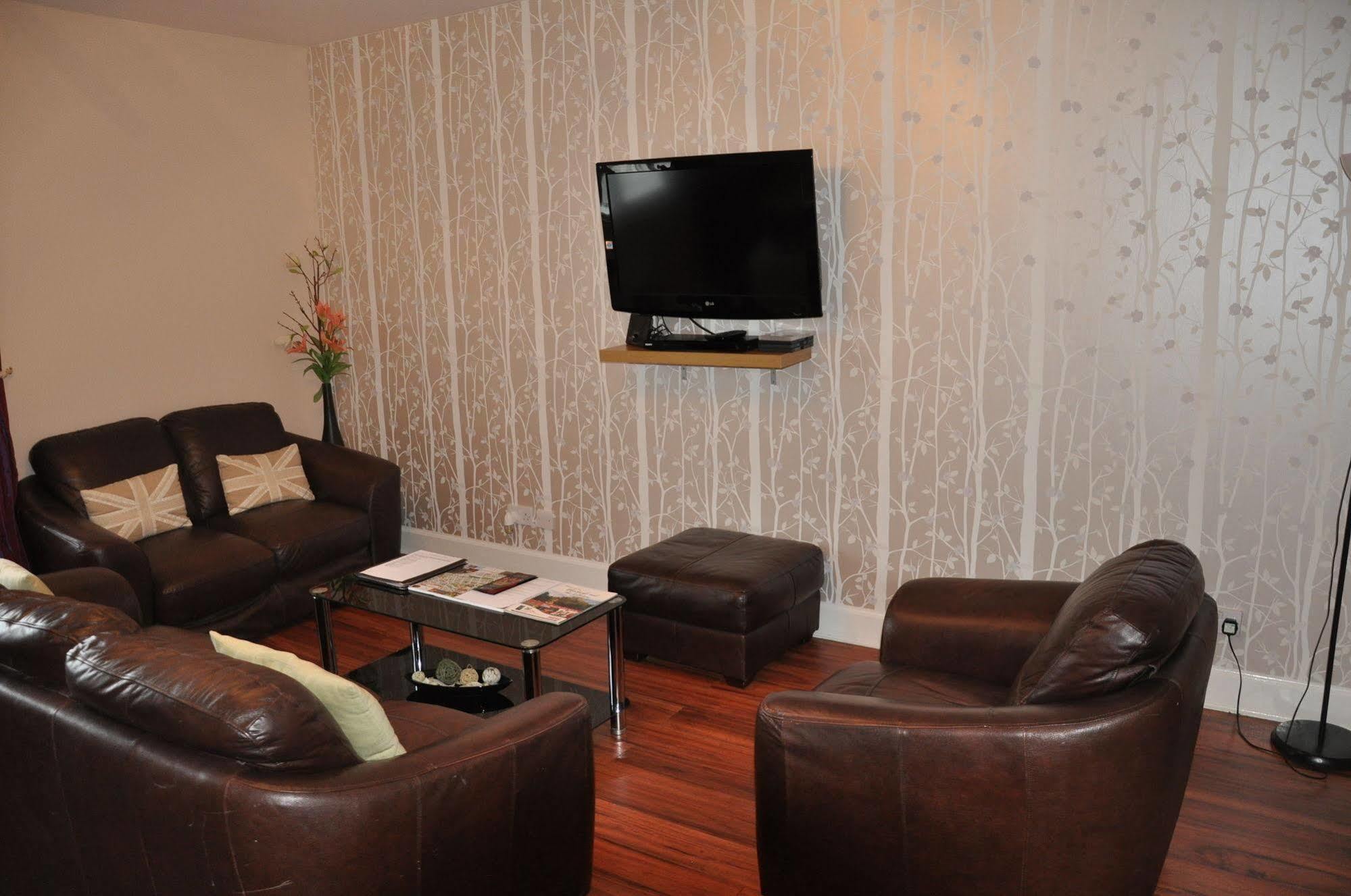 - Royal Mile Apartment