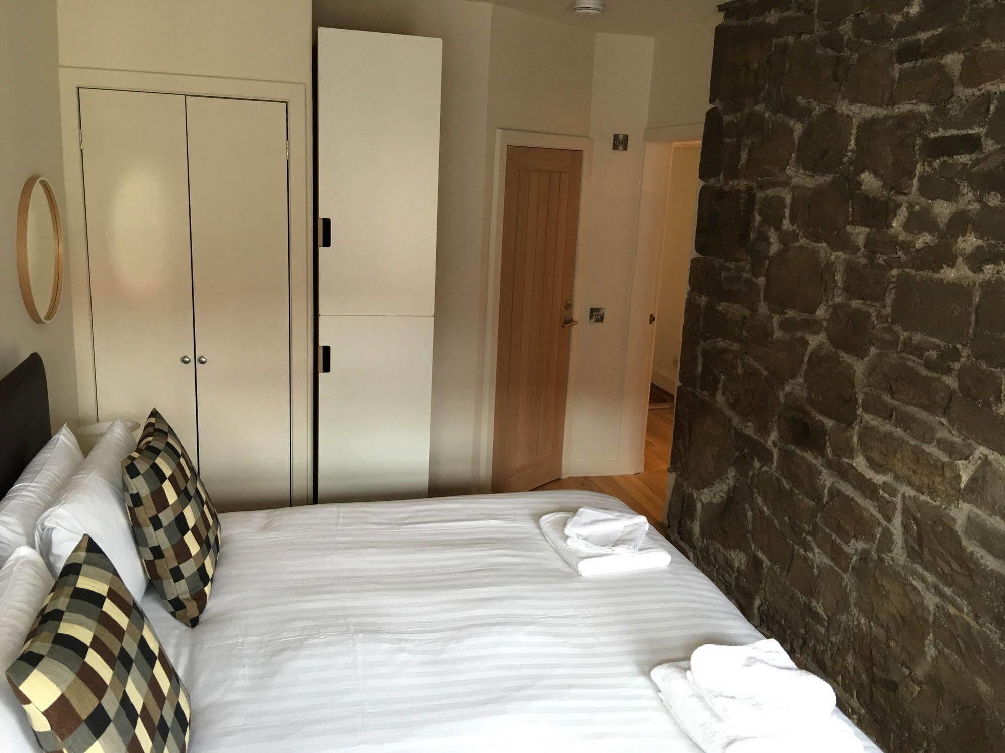 - Royal Mile Apartment *
