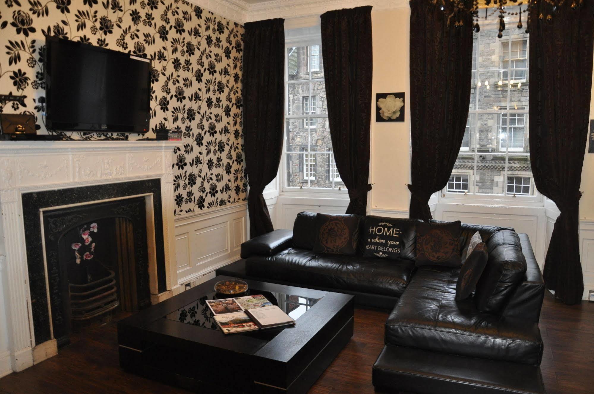 - Royal Mile Apartment *