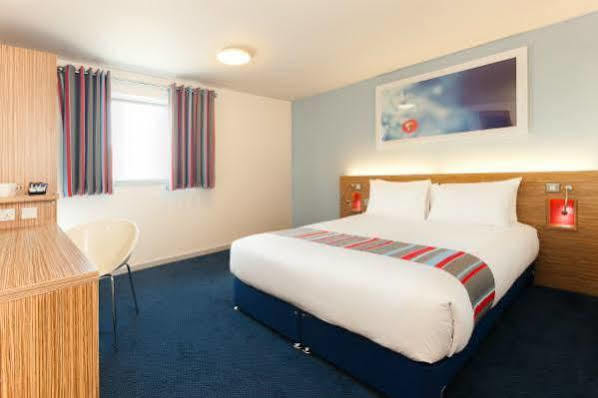 Travelodge Waterloo Place 2*