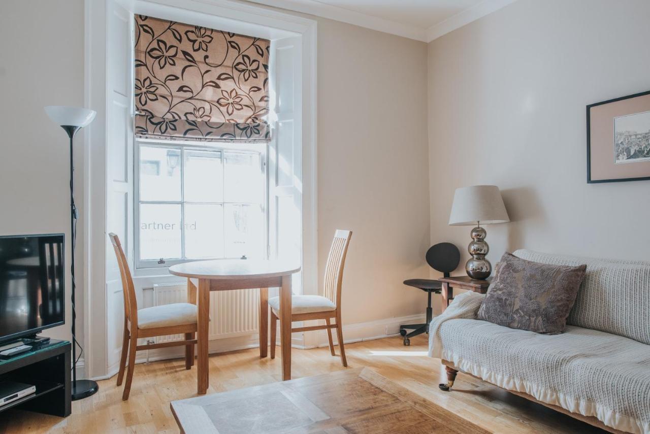 Young Street Apartments Apartment