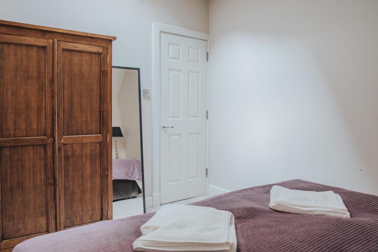 Young Street Apartments Apartment *