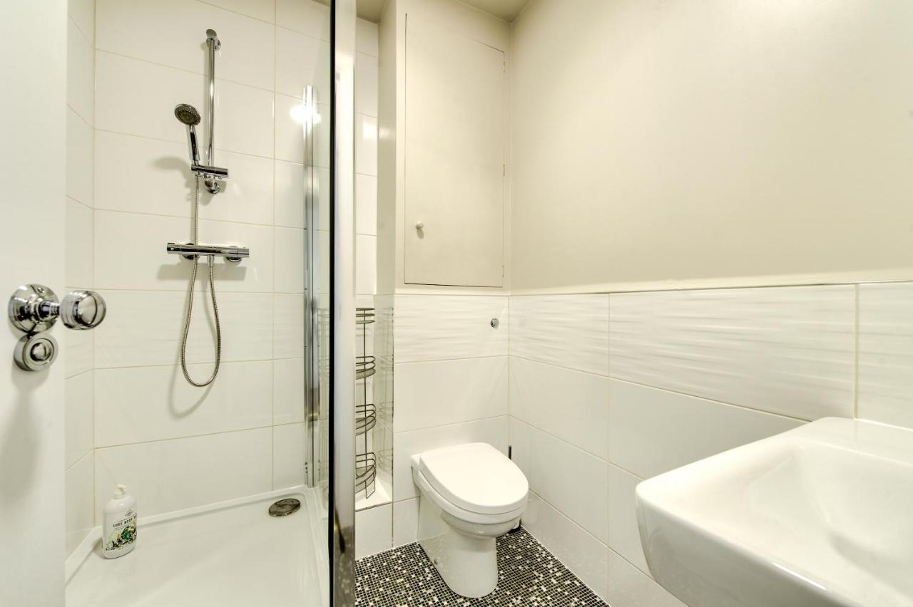Beautifully Presented, Well Located, 2 Bed Apt. Apartment Edinburgh