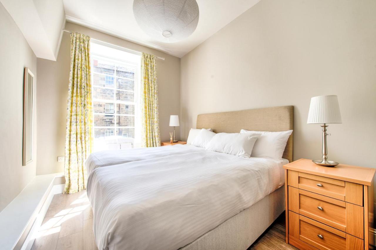 Beautifully Presented, Well Located, 2 Bed Apt. Apartment *
