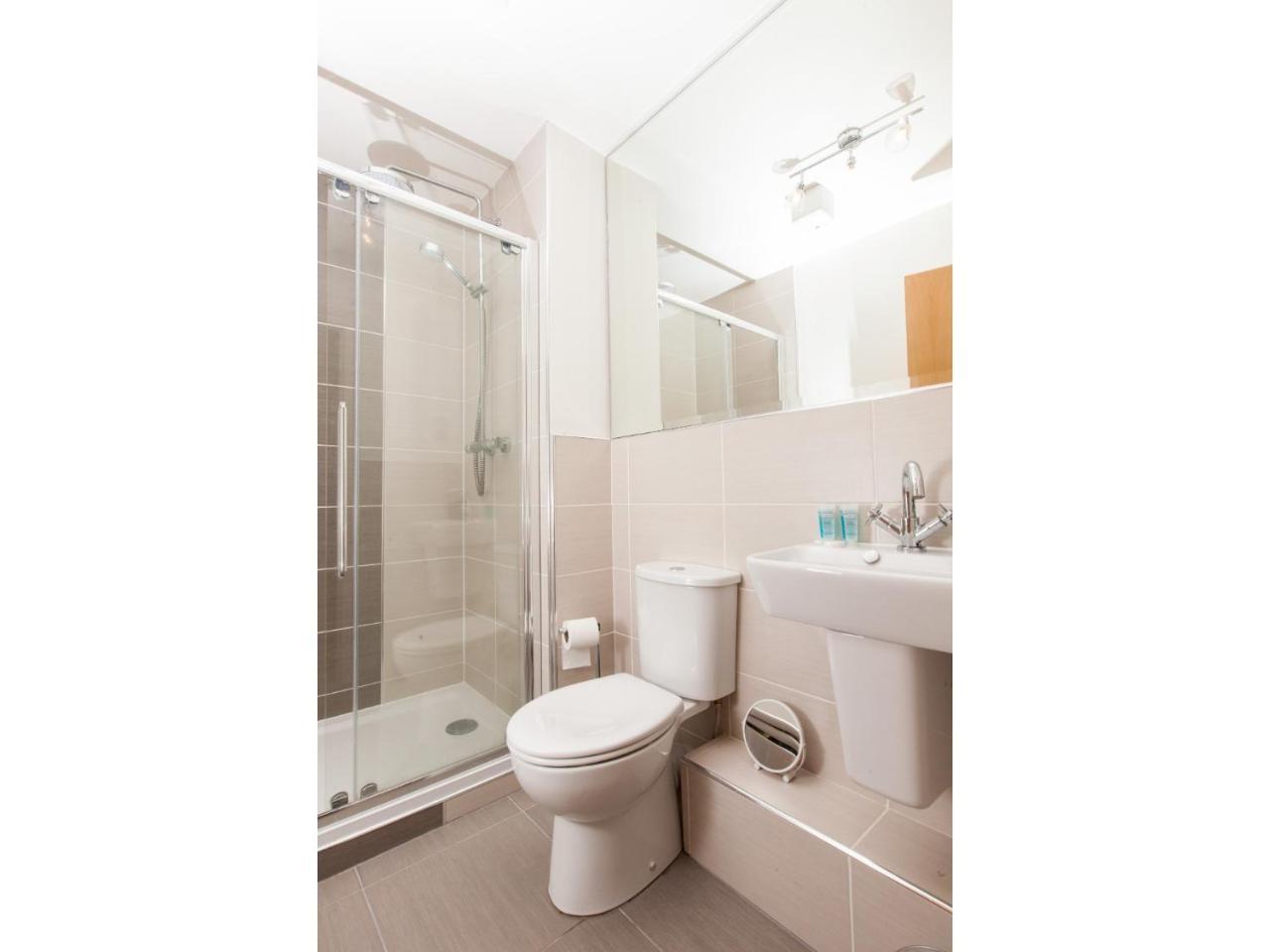 Spacious, Central Apartment *