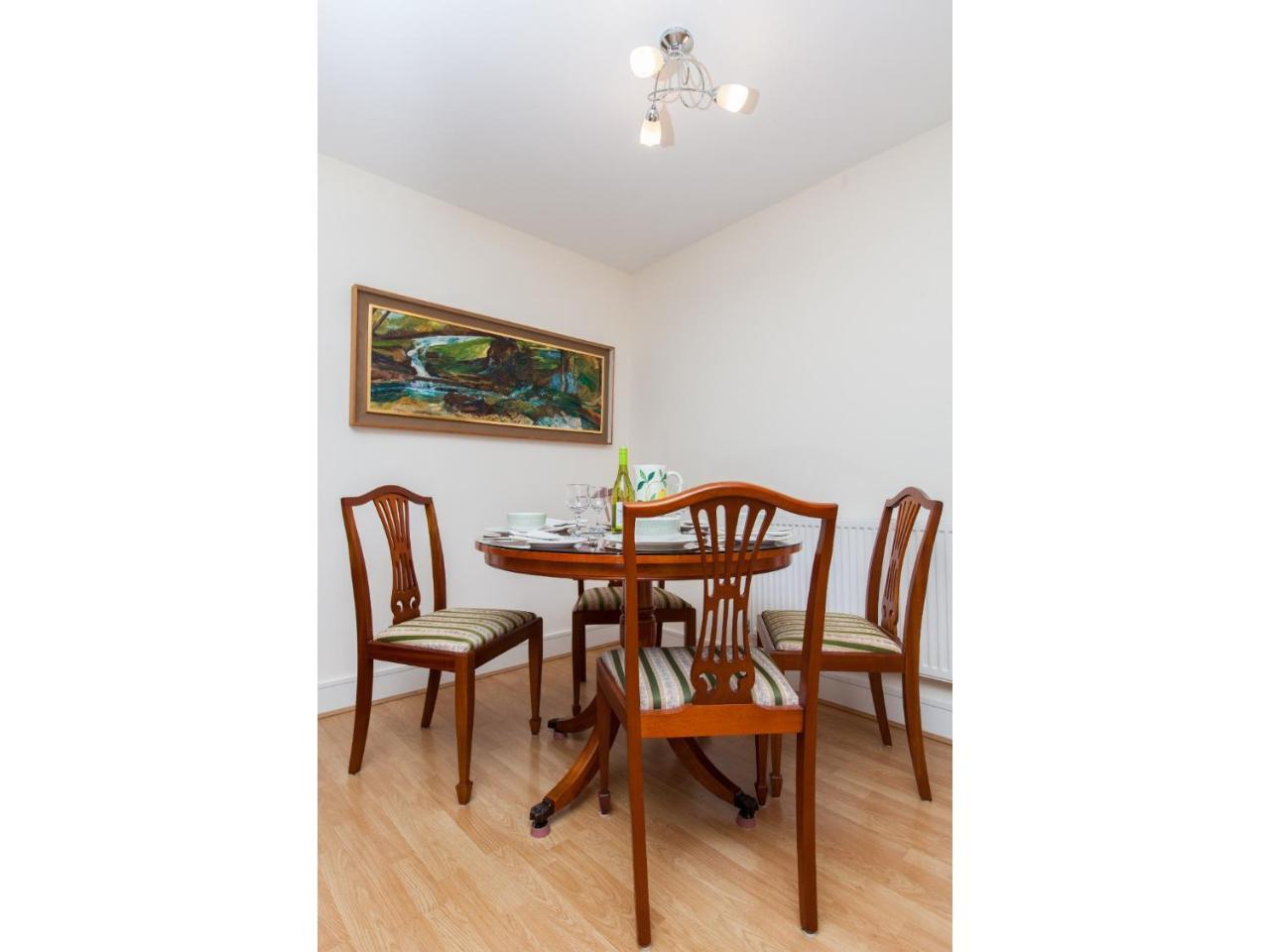 Spacious, Central Apartment Edinburgh