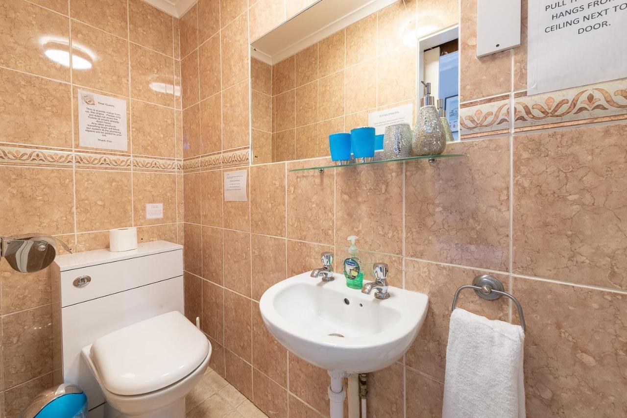 Caledonian Guest house 3*