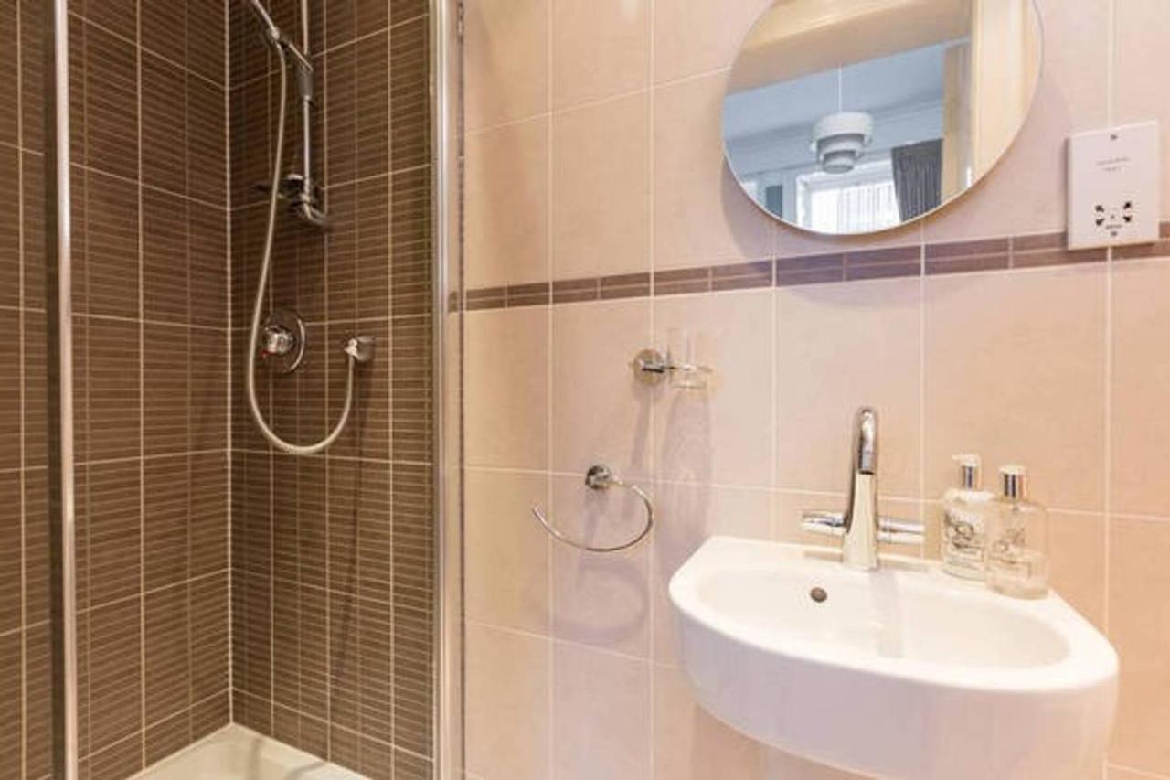 Altido Amazing Hanover St Apt In Centre 2br, 2bath Apartment Edinburgh