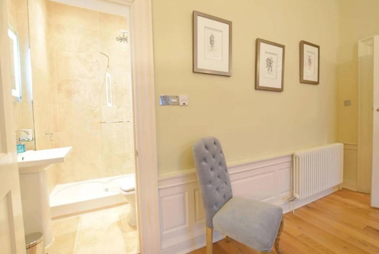 11 York Place *
