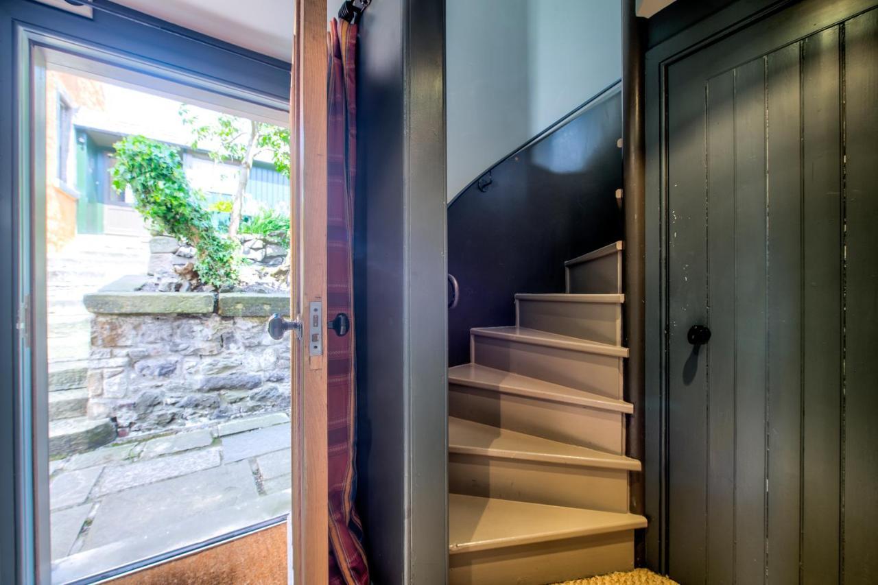 Altido Rockhouse: Historic Gem - Photographer's Studio Ferienhaus
