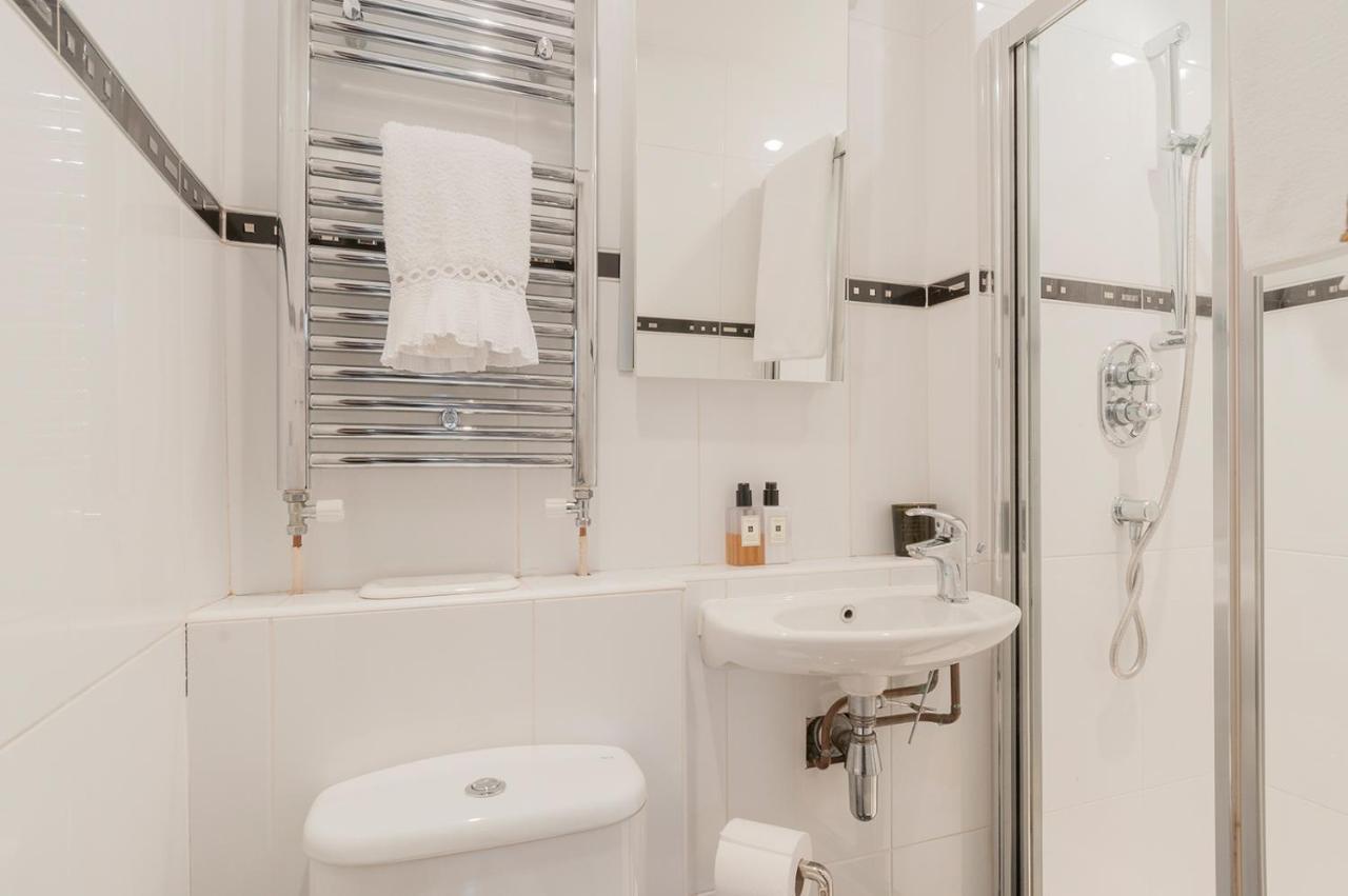 Cosy Holiday In City Centre, Rose Street Apartment Edinburgh