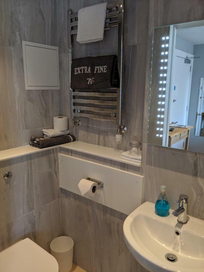 Falcon Crest 3* Edinburgh