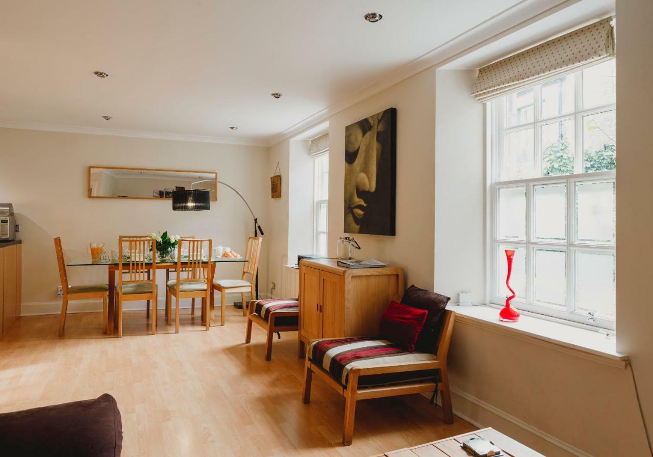 Lovely Mews In Circus Lane Near Car Park *
