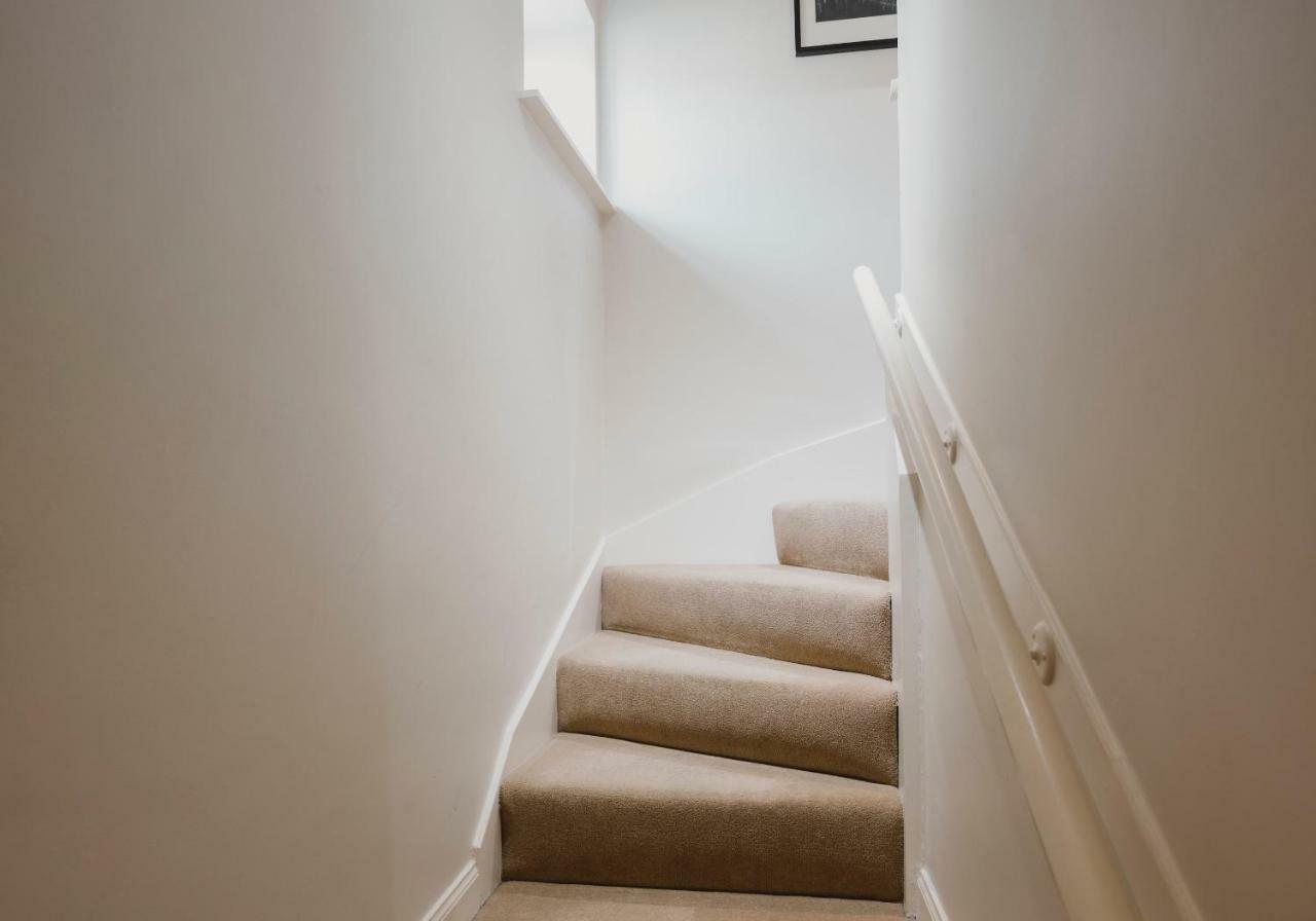 Lovely Mews In Circus Lane Near Car Park Edinburgh