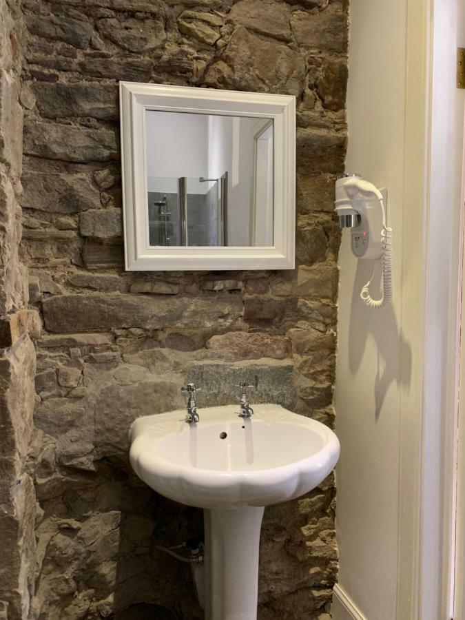 Royal Mile By The Castle Aparthotel 5*