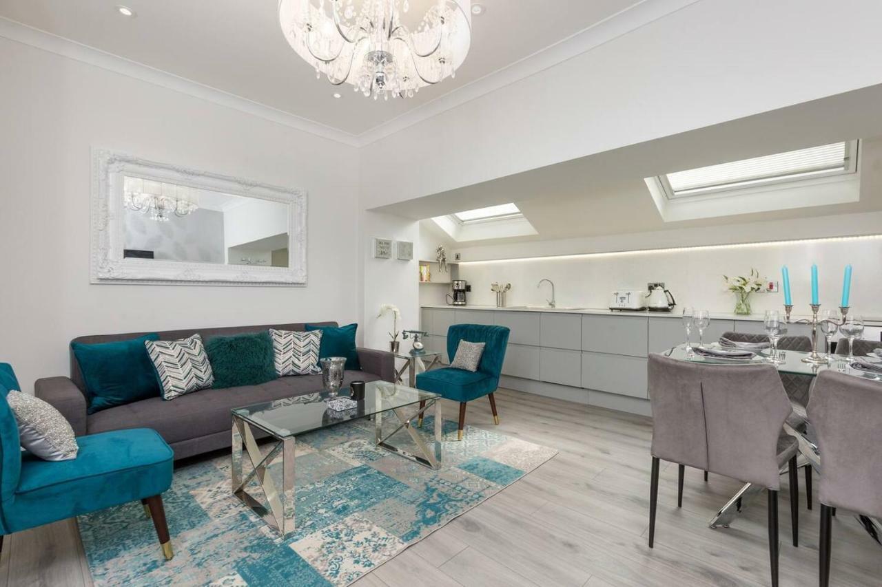 Holiday home Altido Main Door Entrance Private Courtyard On The Park Edinburgh