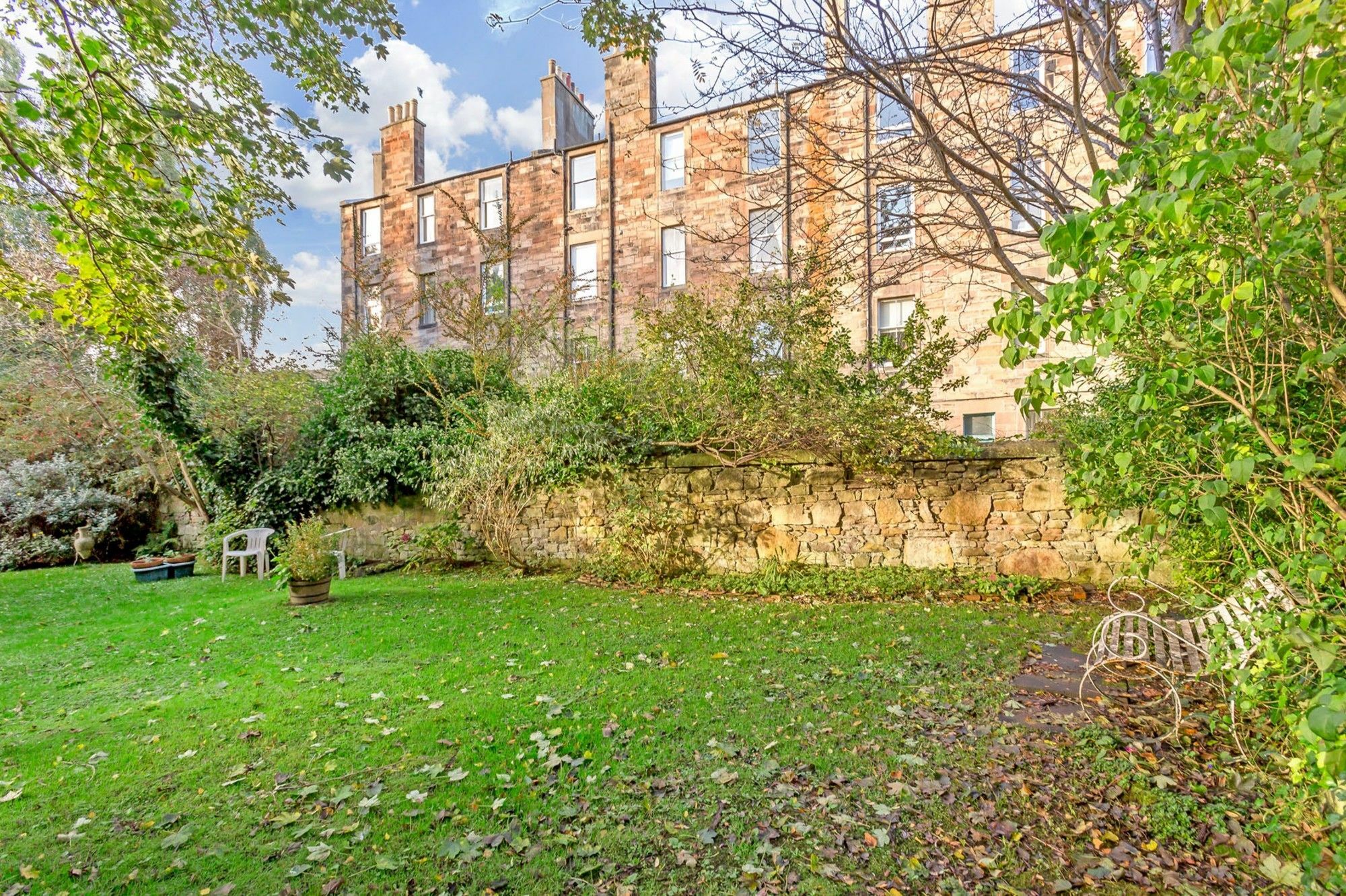 2 Bedroom Penthouse Sleeps 4 Apartment Edinburgh