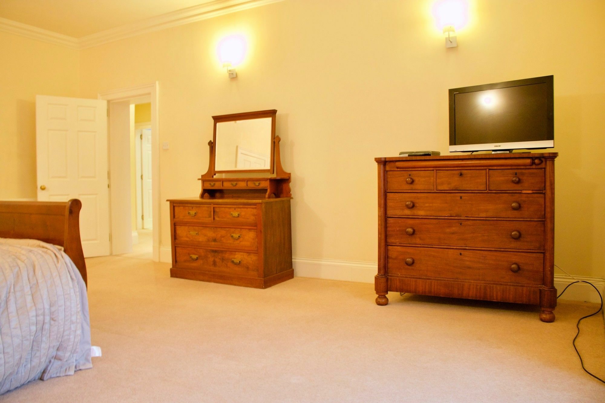 Apartment 2 Bedroom Flat In Newtown,