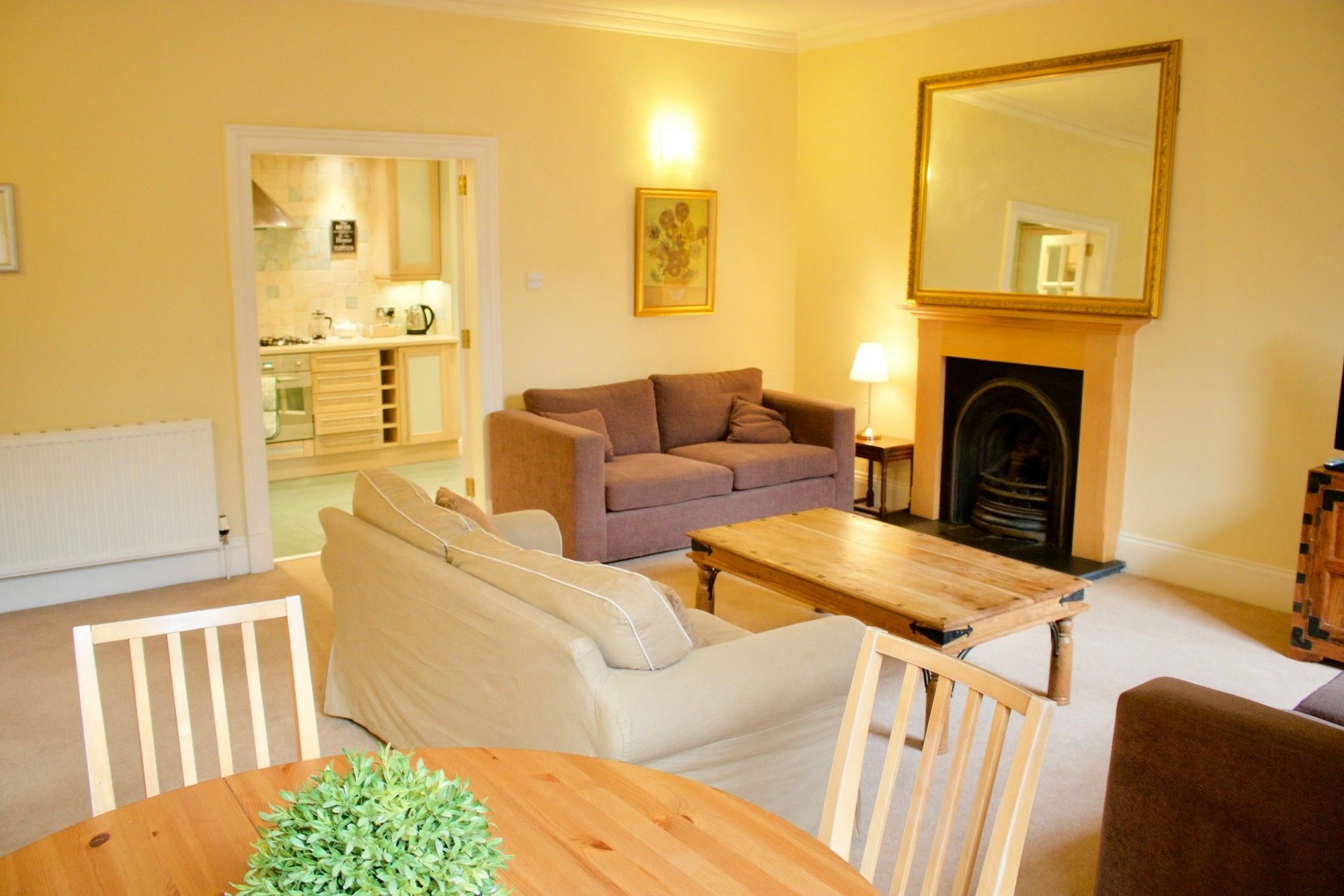 Apartment 2 Bedroom Flat In Newtown,