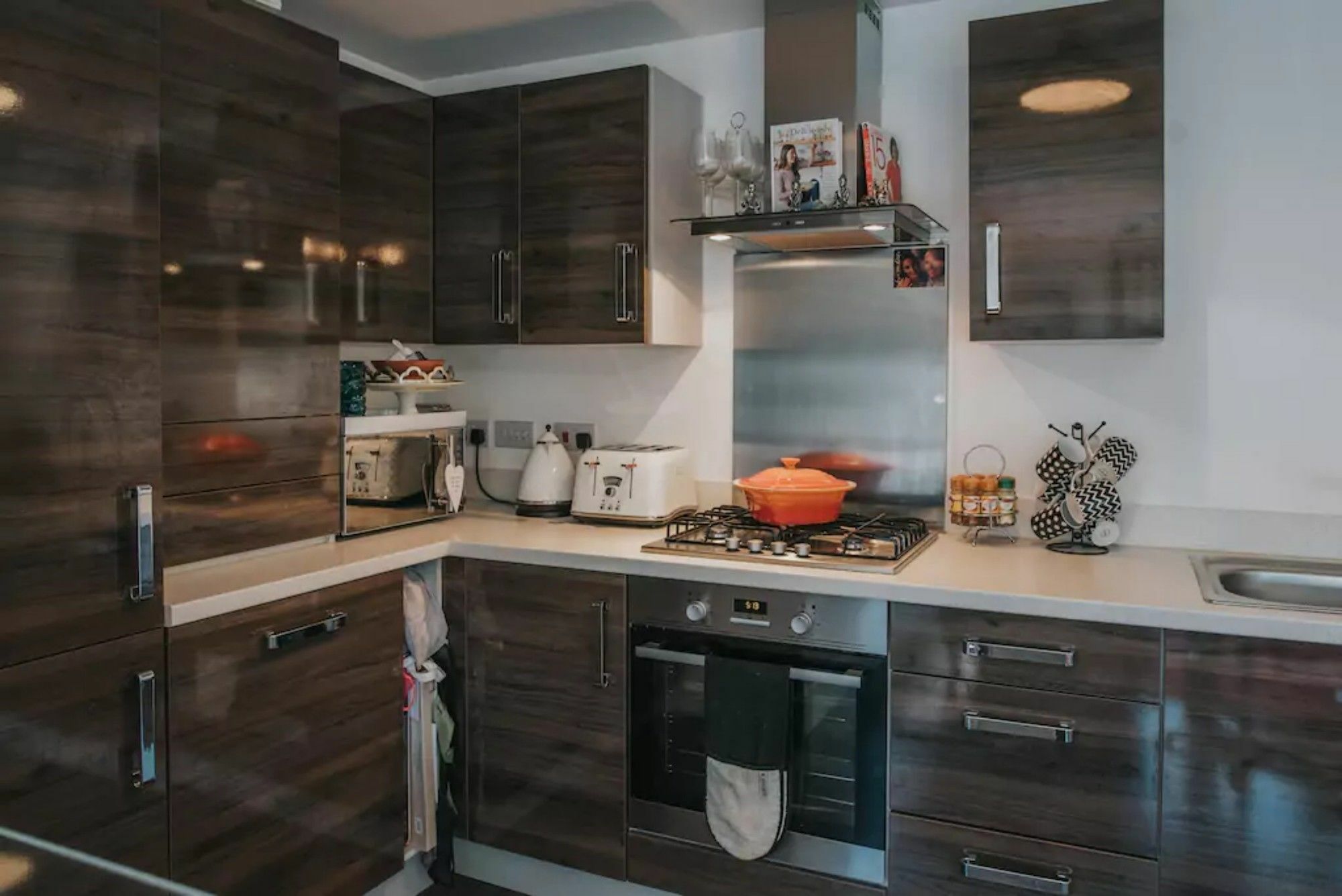 Spacious Flat Near Murrayfield - Sleeps 4 Edinburgh