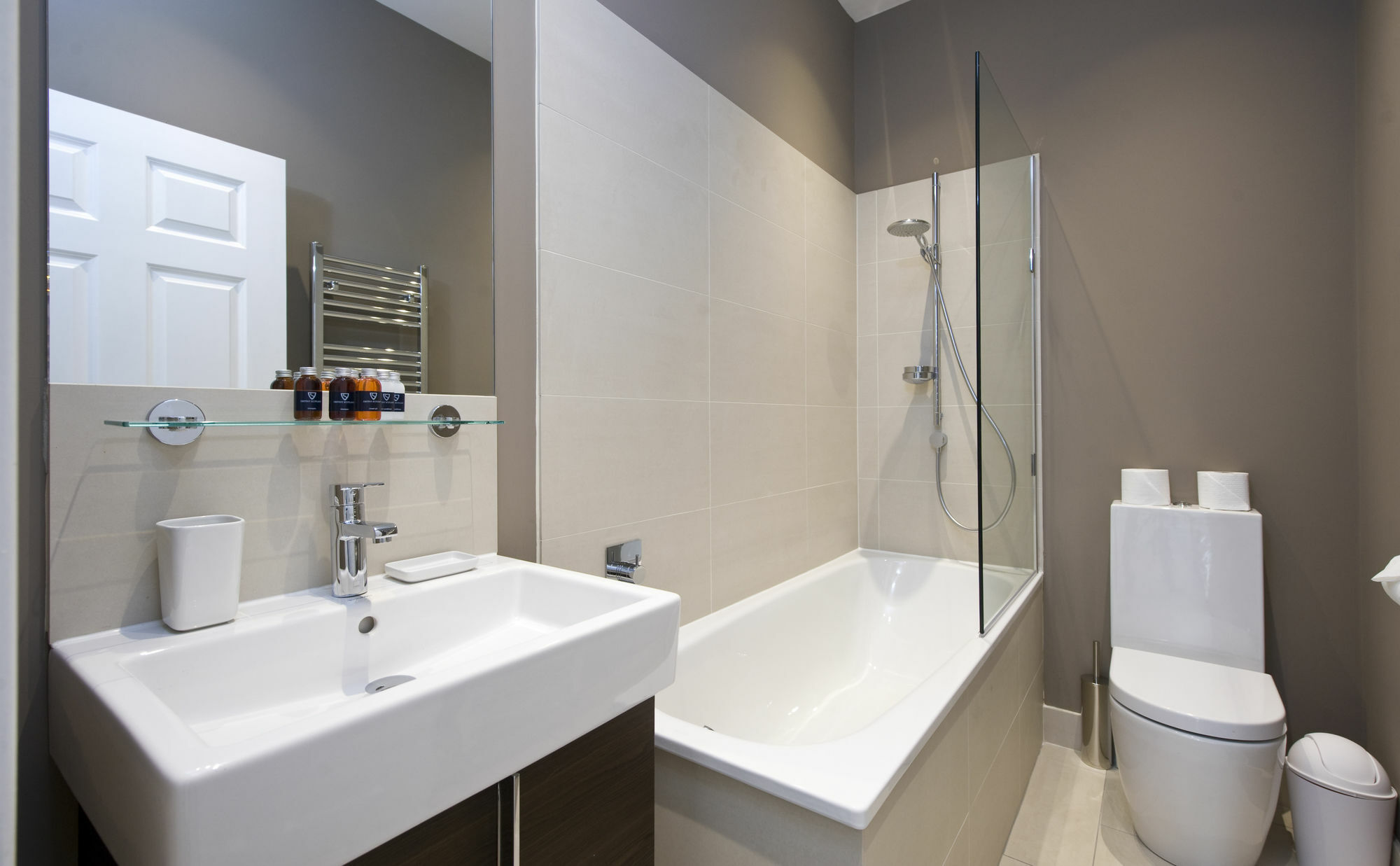Destiny Scotland - Princes St Apartment Edinburgh