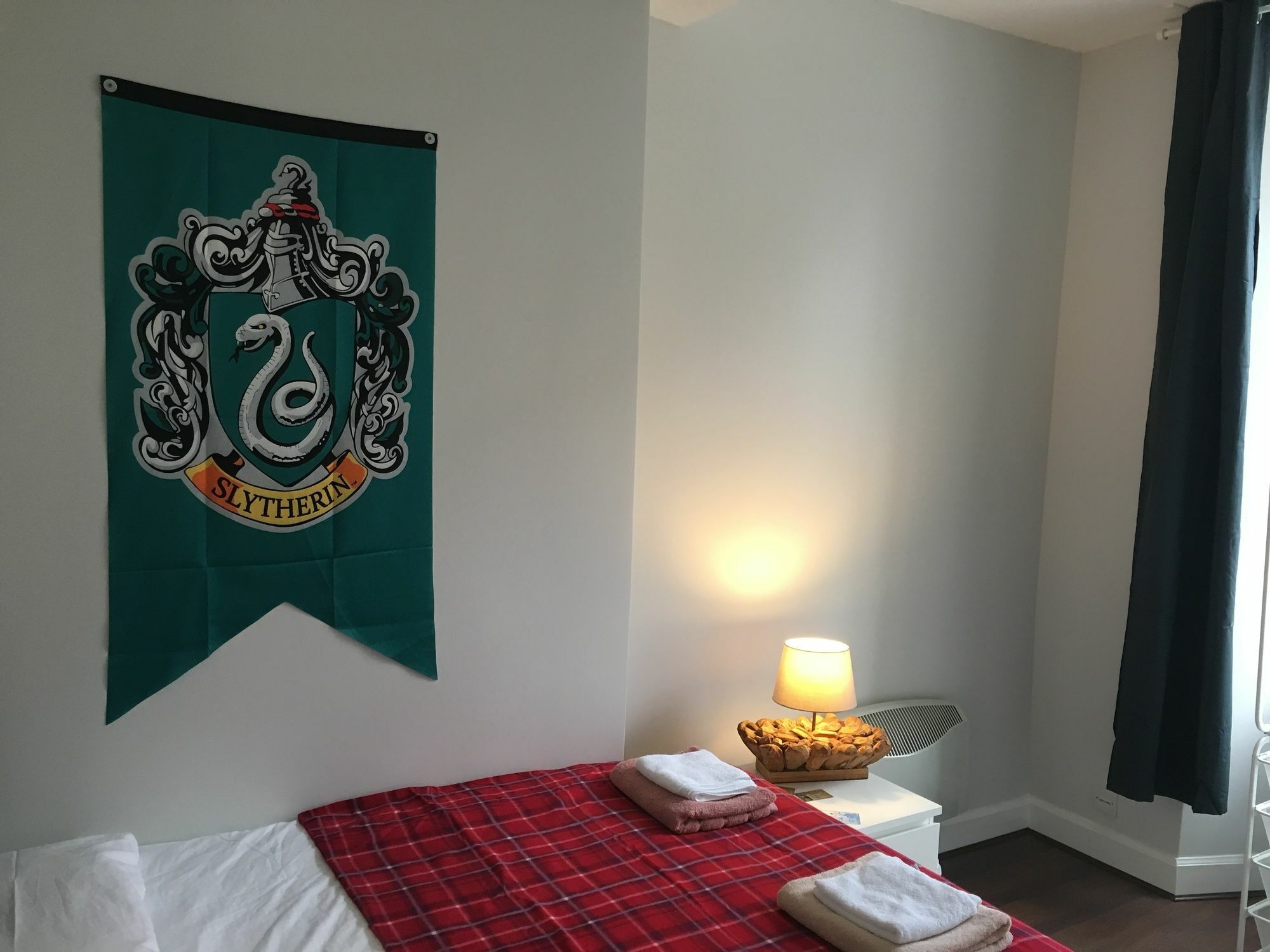 Drummond Street Apartment *