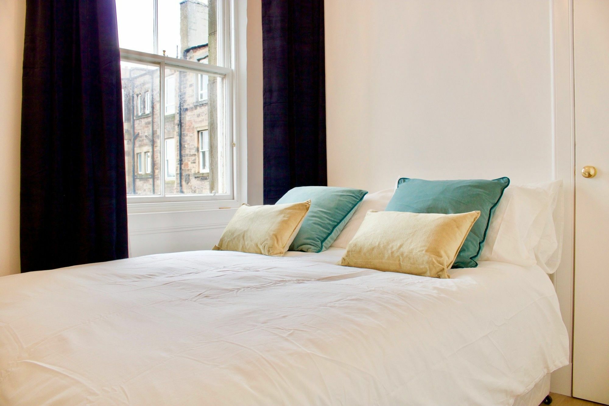 Castle View Sleeps 6 *