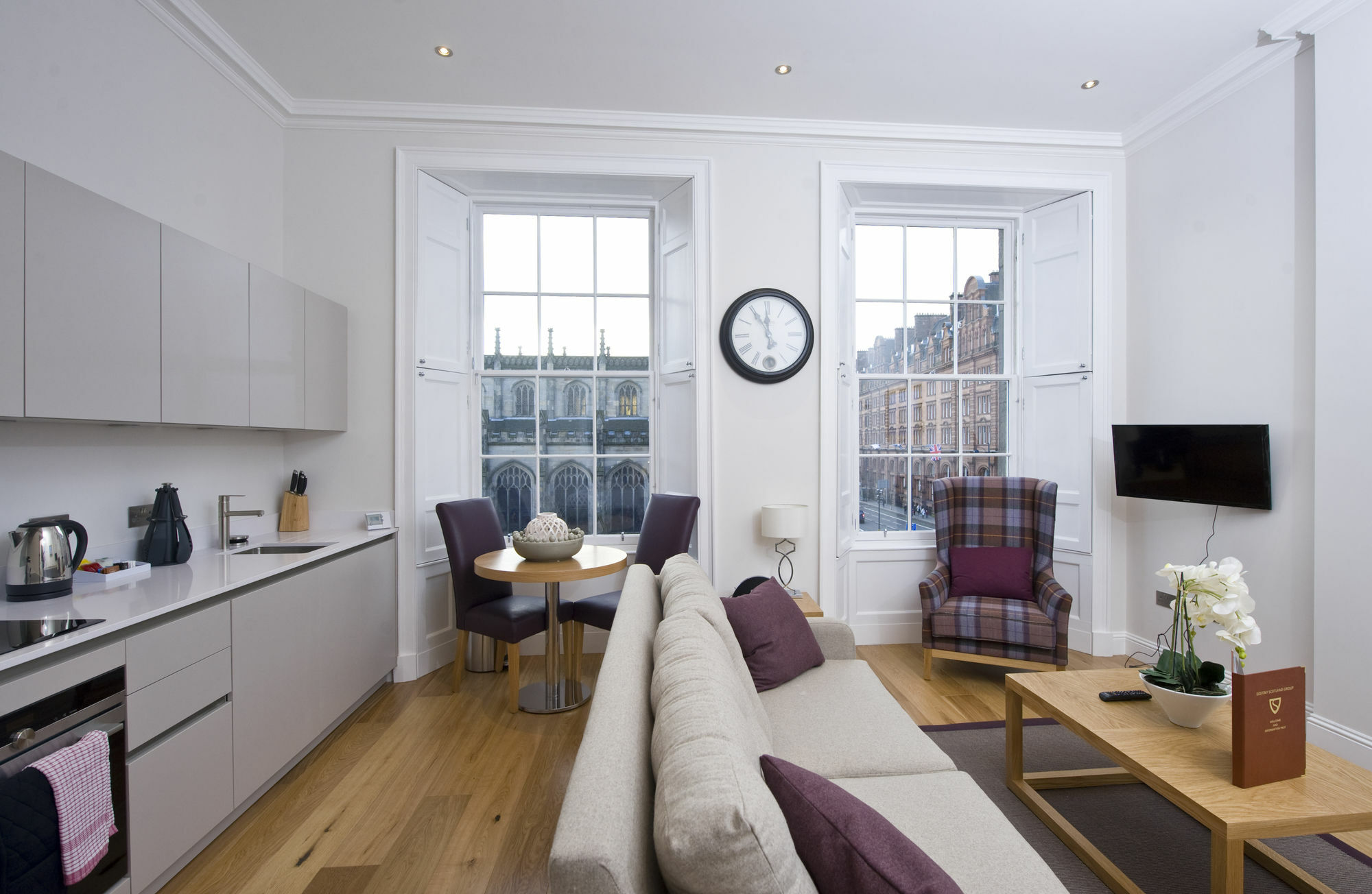 Destiny Scotland - Princes St Apartment *