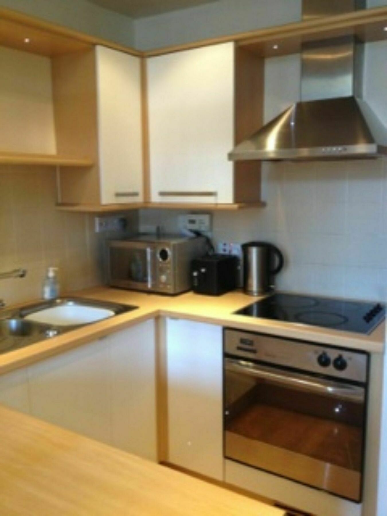 Two Bedroom Flat In Apartment Edinburgh