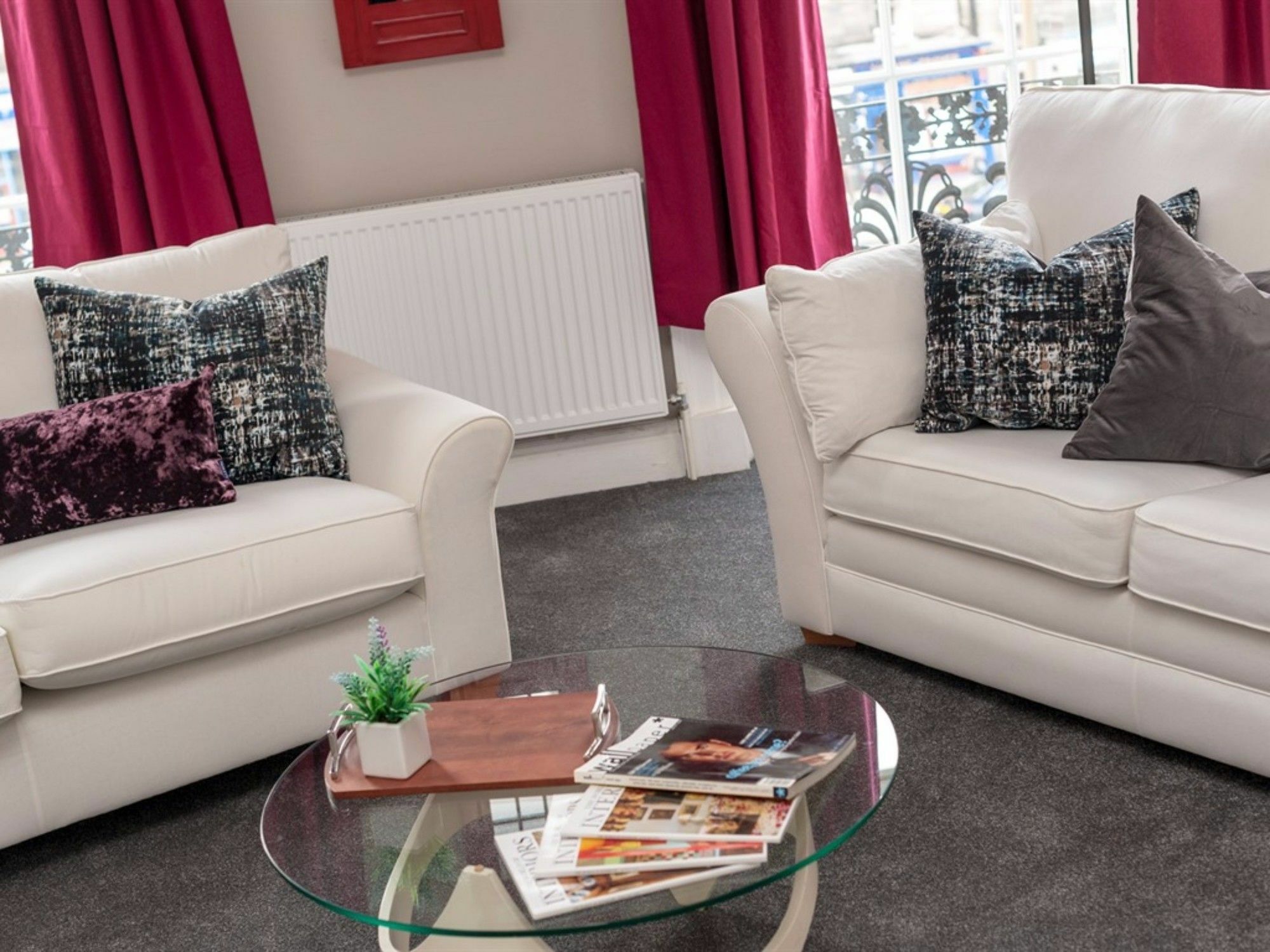 Cornerstone Apartment *