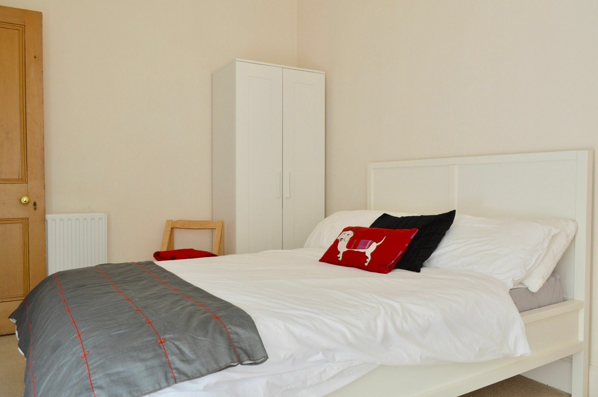 Apartment 2 Bedroom Morningside Flat Sleeps 4
